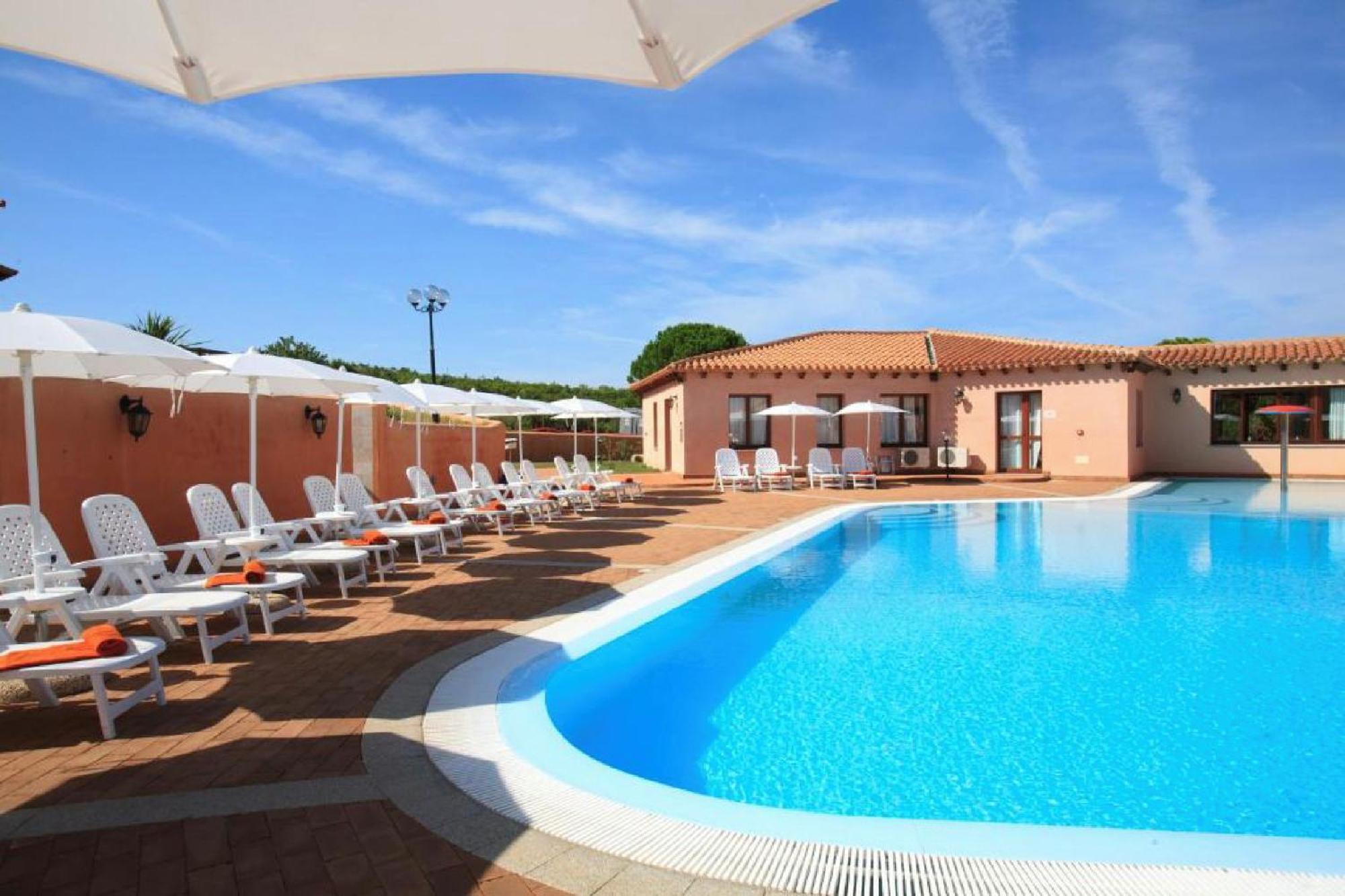 Residence Pierre & Vacances Vignola Mare Zewnętrze zdjęcie