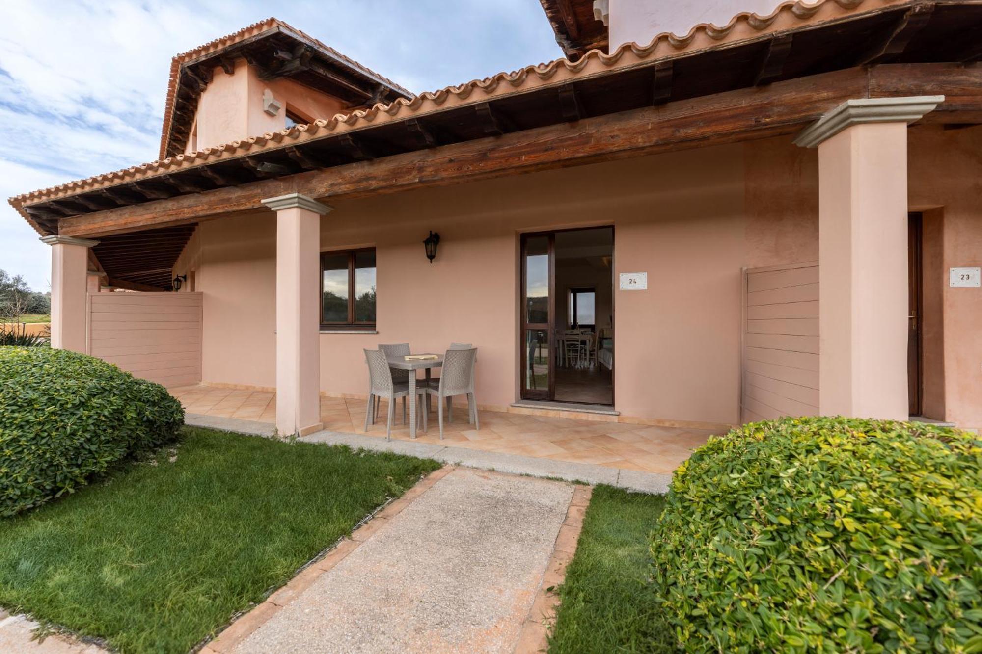 Residence Pierre & Vacances Vignola Mare Zewnętrze zdjęcie