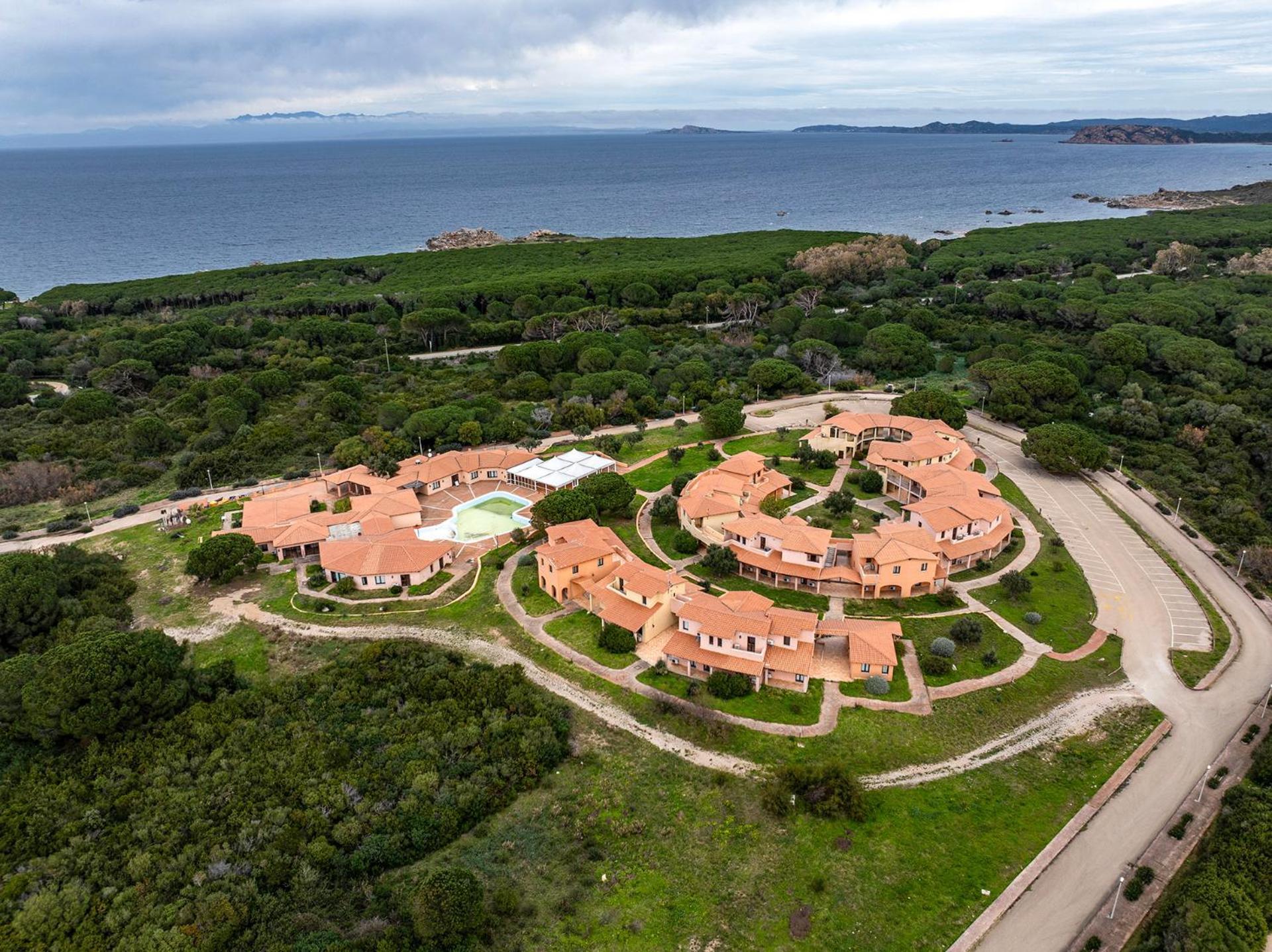 Residence Pierre & Vacances Vignola Mare Zewnętrze zdjęcie