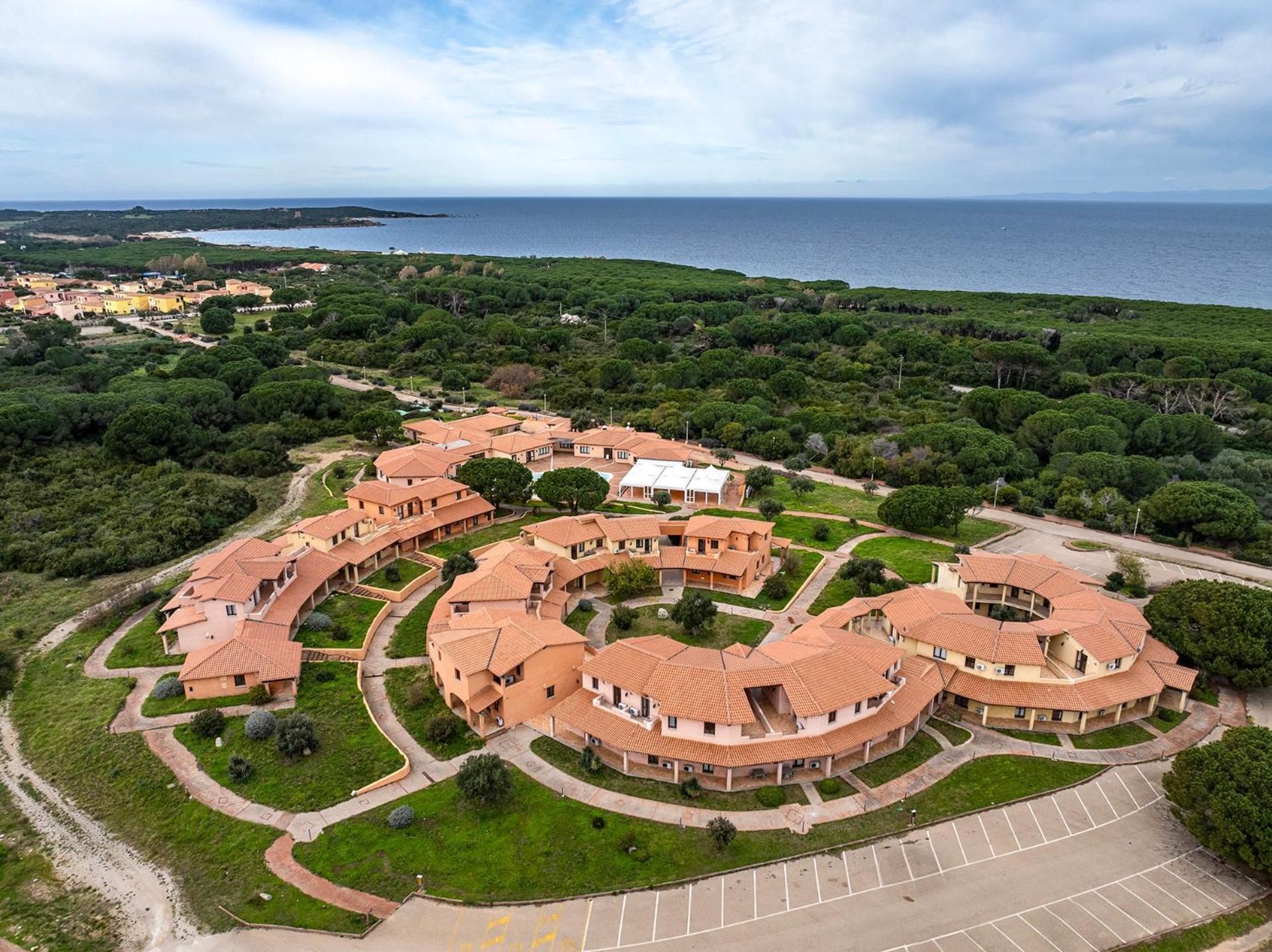 Residence Pierre & Vacances Vignola Mare Zewnętrze zdjęcie